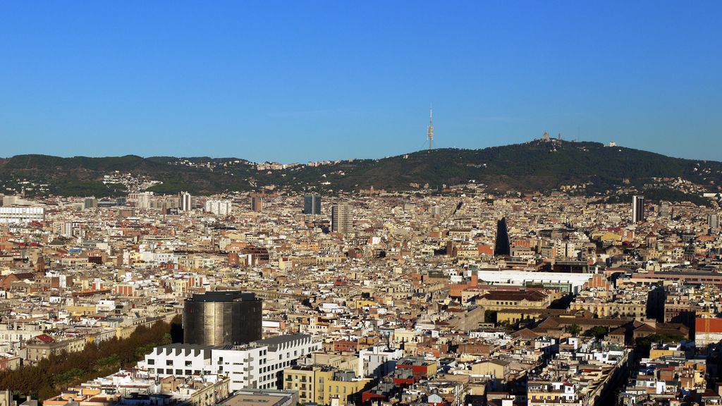 Vista parcial de Barcelona del Raval a la muntanya