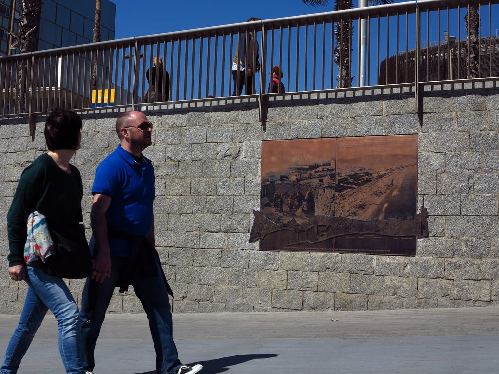 Memòria del barri del Somorrostro. Placa commemorativa