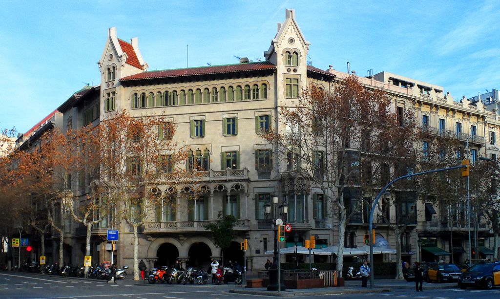 Casa Vídua Marfà. Façana vista des del passeig de Gràcia