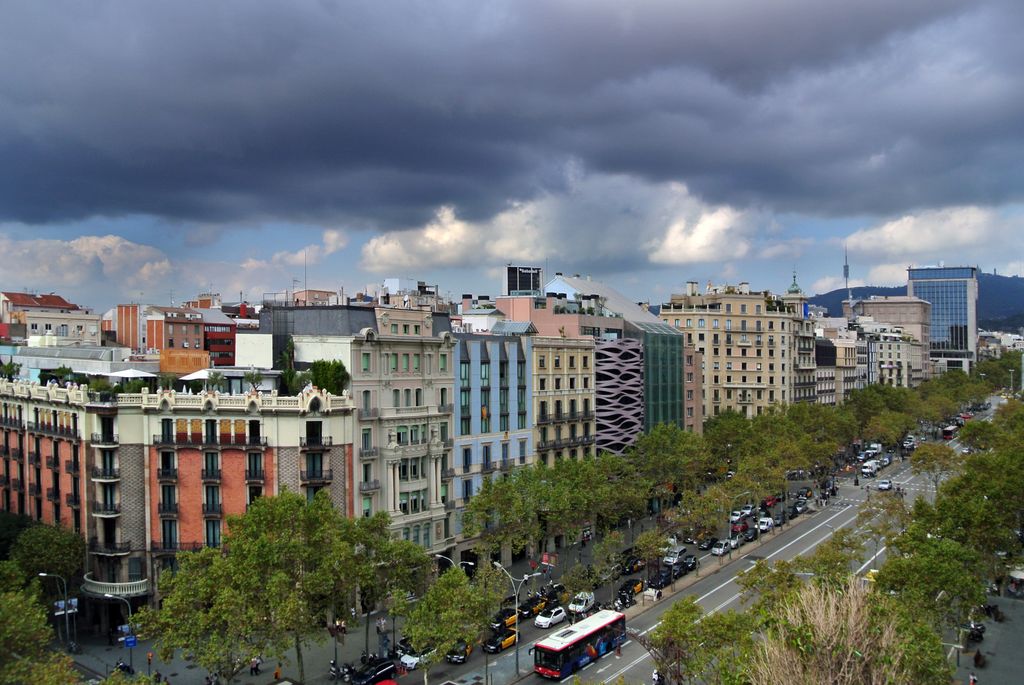 Passeig de Gràcia ennuvolat