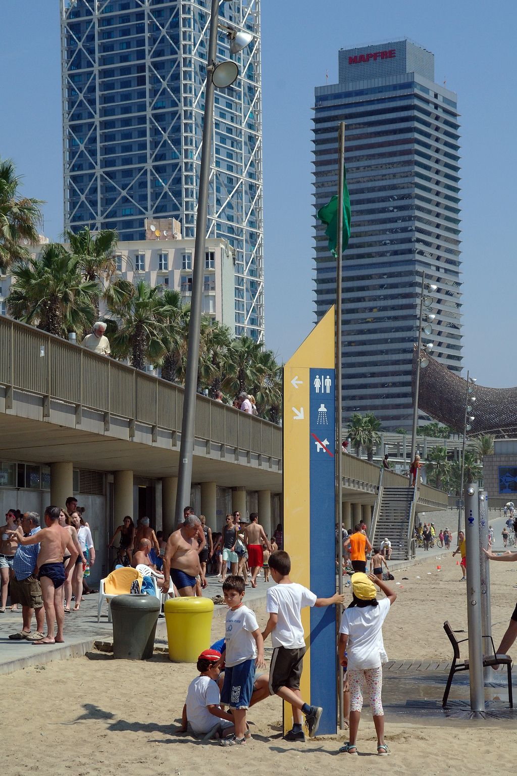 Espai d'Educació Ambiental El Centre de la Platja. Nens al casal d'estiu