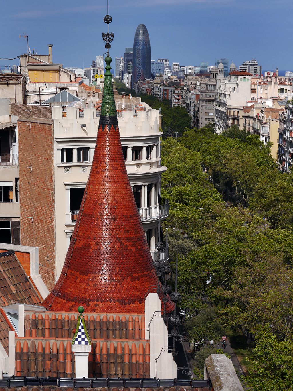 Casa de les Punxes. Torre