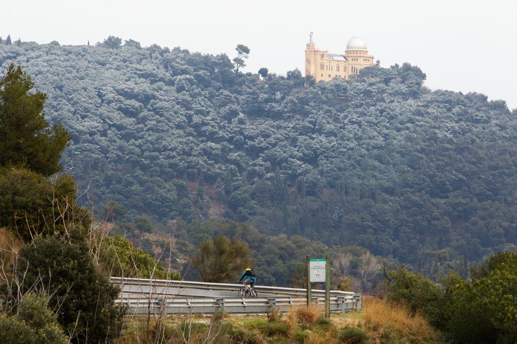 Parc de Collserola nevat. Observatori Fabra