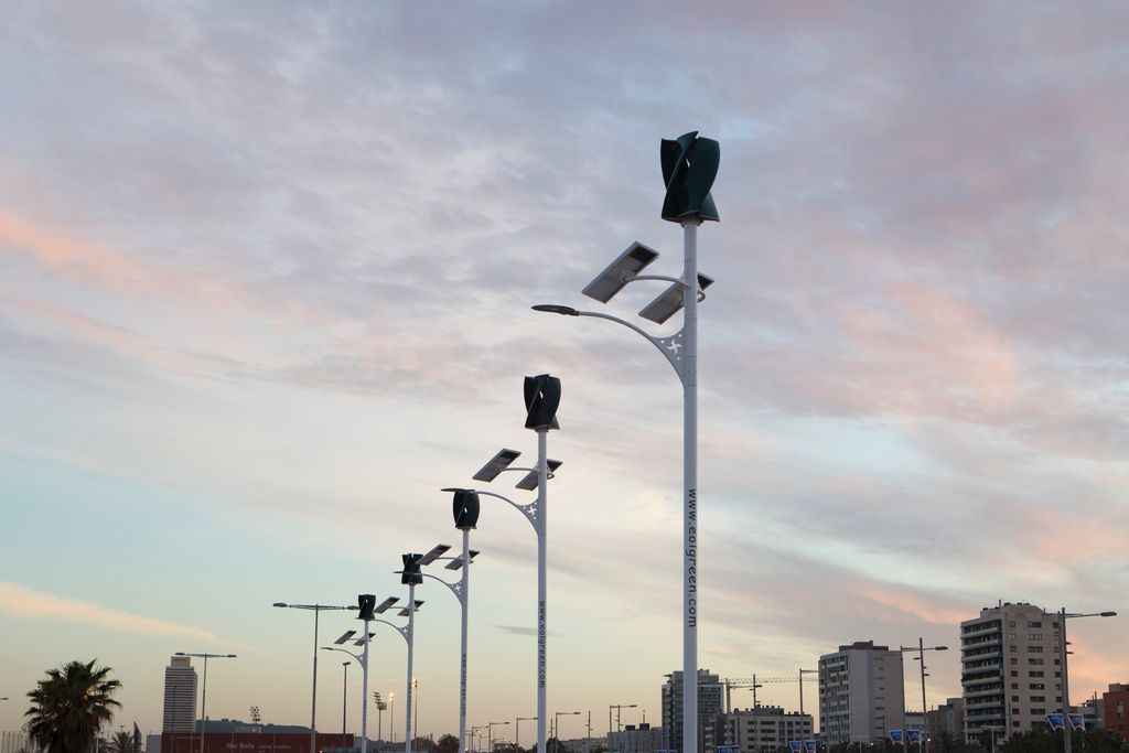Enllumenat smart de la platja de Llevant. Conjunt de fanals