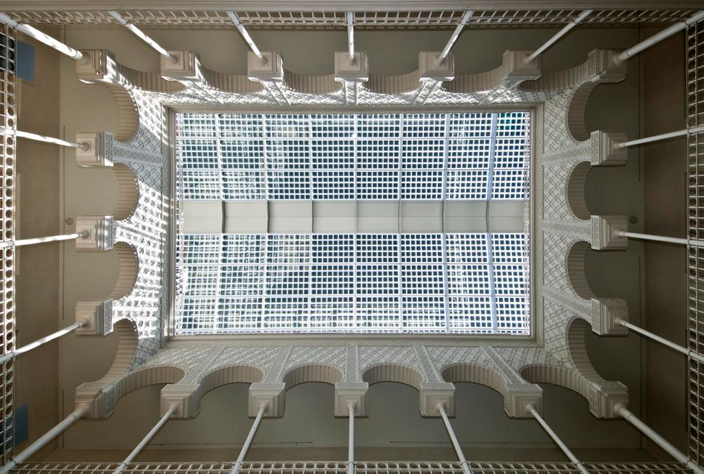 Coberta solar de la seu del Distrite d'Horta. Interior