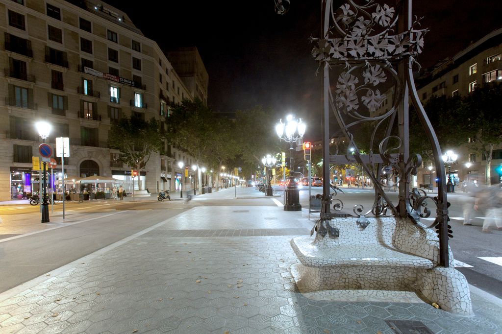 Enllumenat del passeig de Gràcia. Banc-fanal