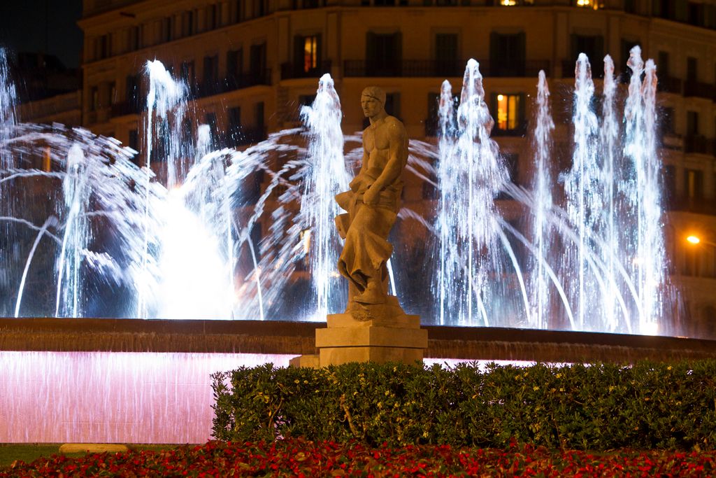 Fonts Bessones i escultura El forjador de Josep Llimona