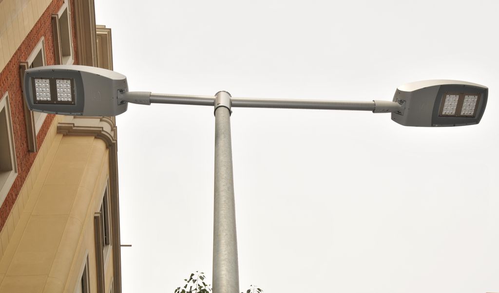 Enllumenat carrer de Galileu. Fanal