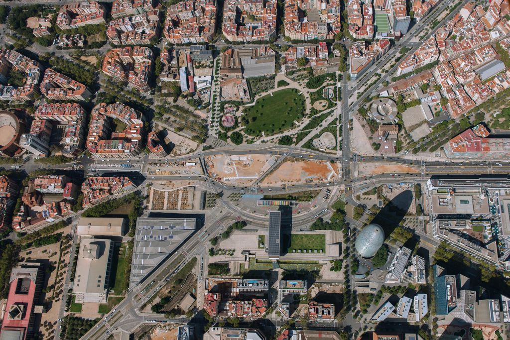 Setembre 2021. Vista aèria de les obres de soterrament del túnel de la gran via de les Corts Catalanes a la plaça de les Glòries Catalanes