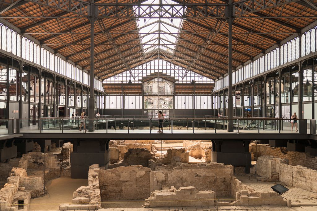 Vista de la casa excavada dins del conjunt d'El Born Centre de Cultura i Memòria
