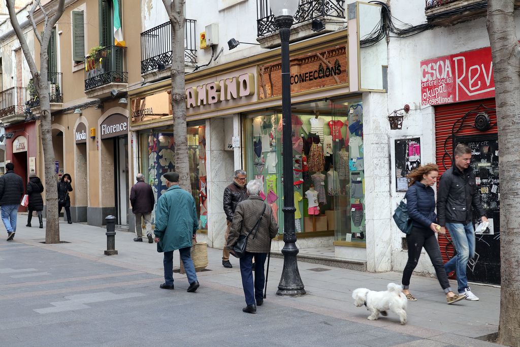 Carrer de Rogent. Vianants