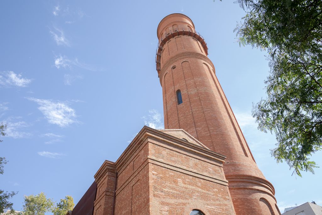 Torre de les Aigües del Besòs un cop rehabilitada