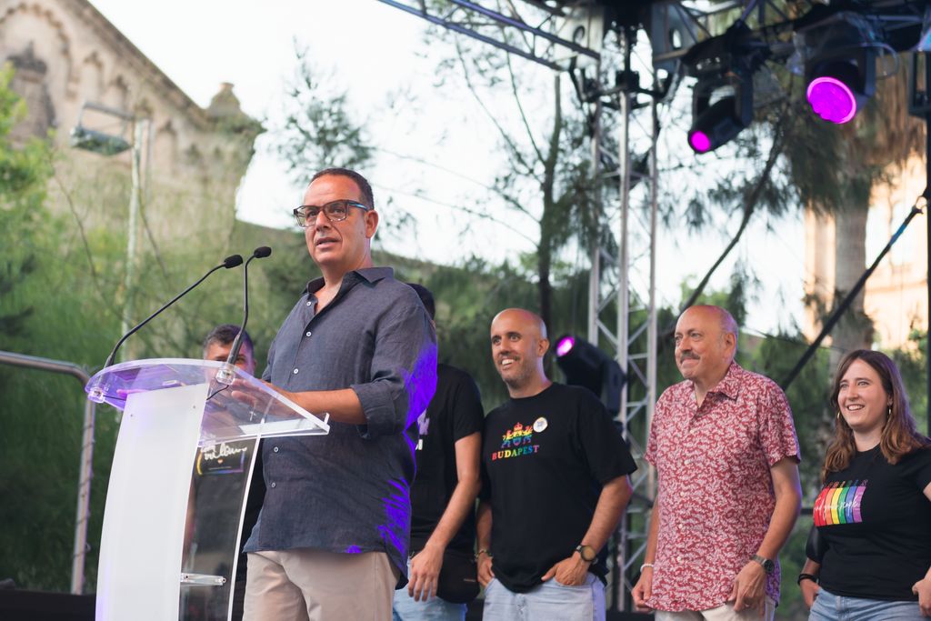 Àngel Llàcer interviniendo en el pregón del Pride Barcelona 2025