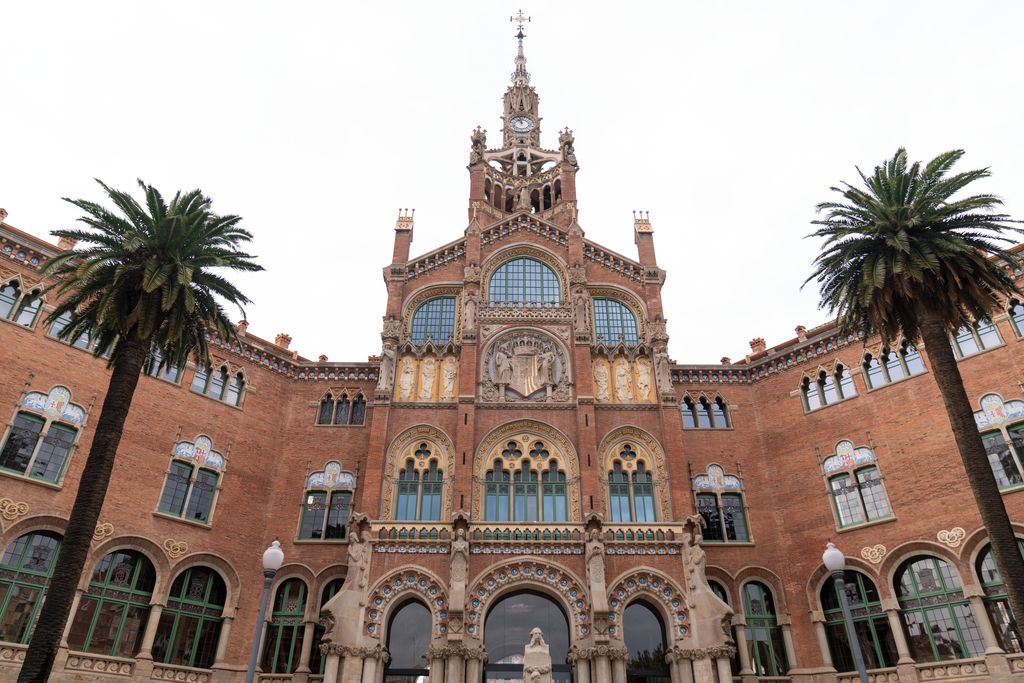 Fachada modernista del Hospital de Sant Pau