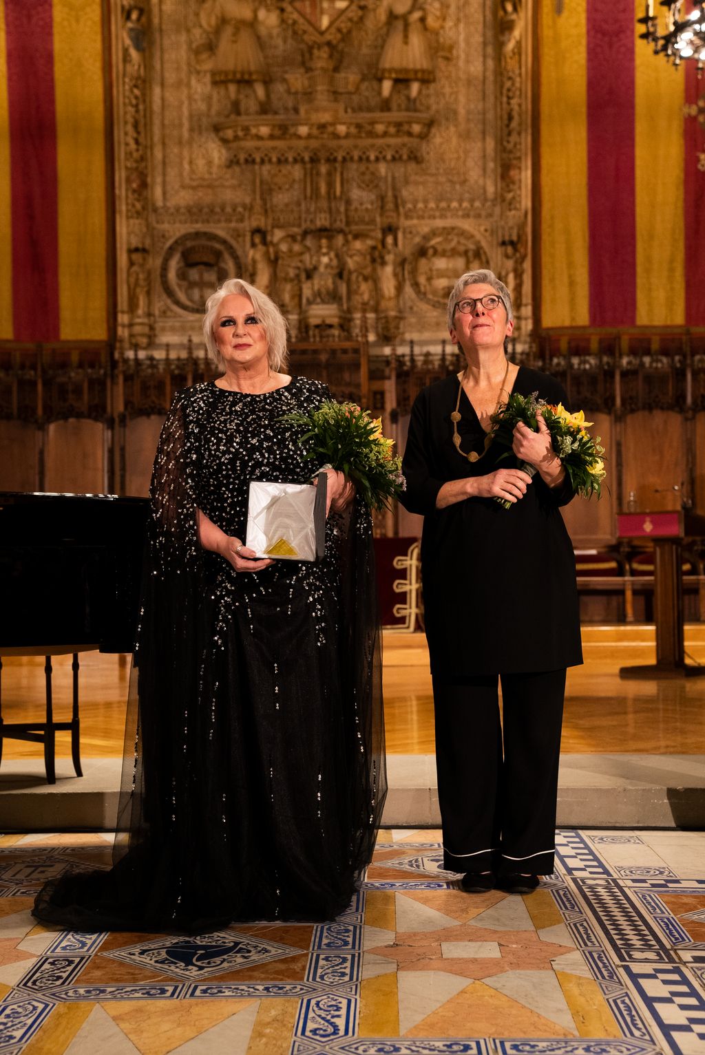 La soprano Iréne Theorin i la pianista Véronique Werklé al Saló de Cent en acabar el seu recital a l'acte inaugural del 59è Concurs Internacional de Cant Tenor Viñas