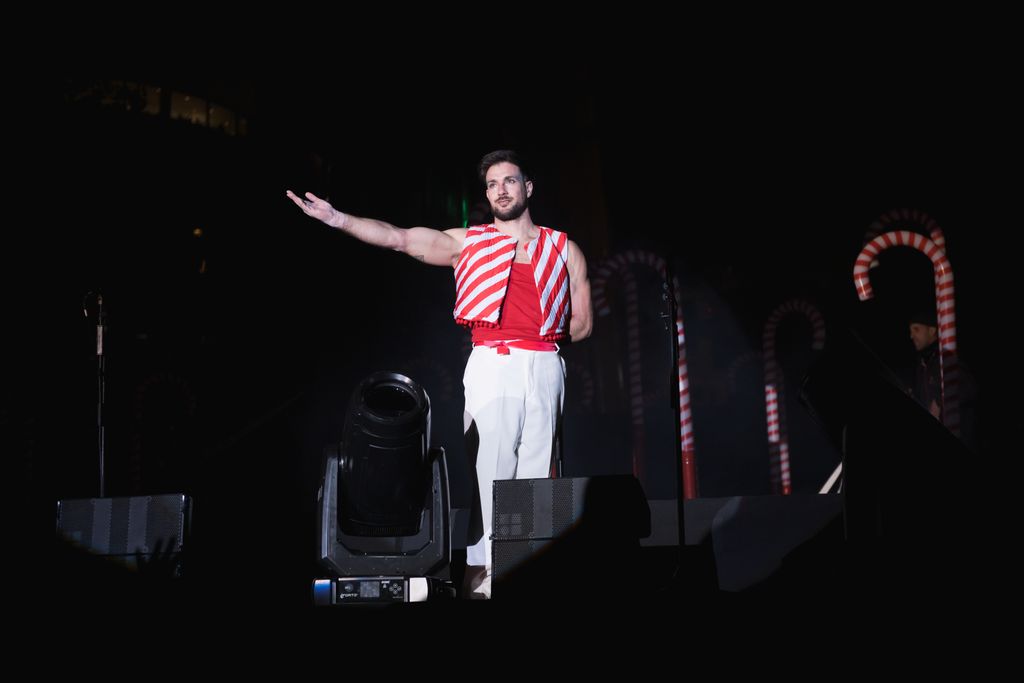 Espectacle amb motiu de l’encesa de llums de Nadal al passeig de Gràcia