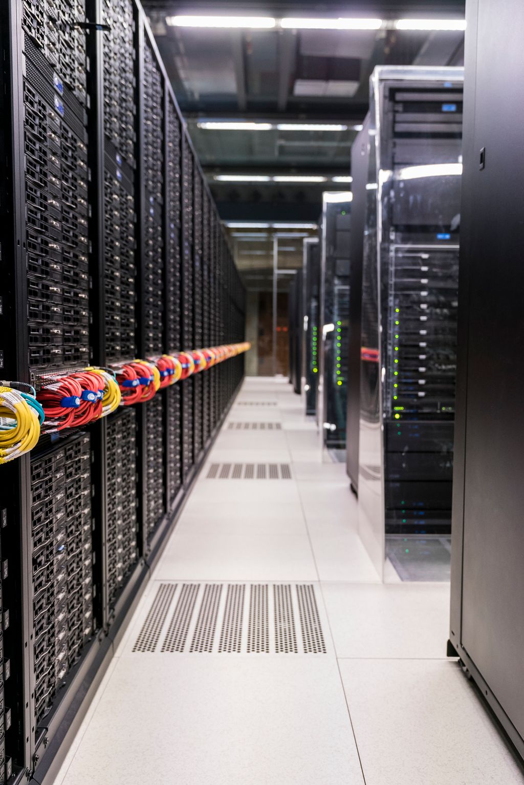 Sala amb els servidors del superordinador Mare Nostrum