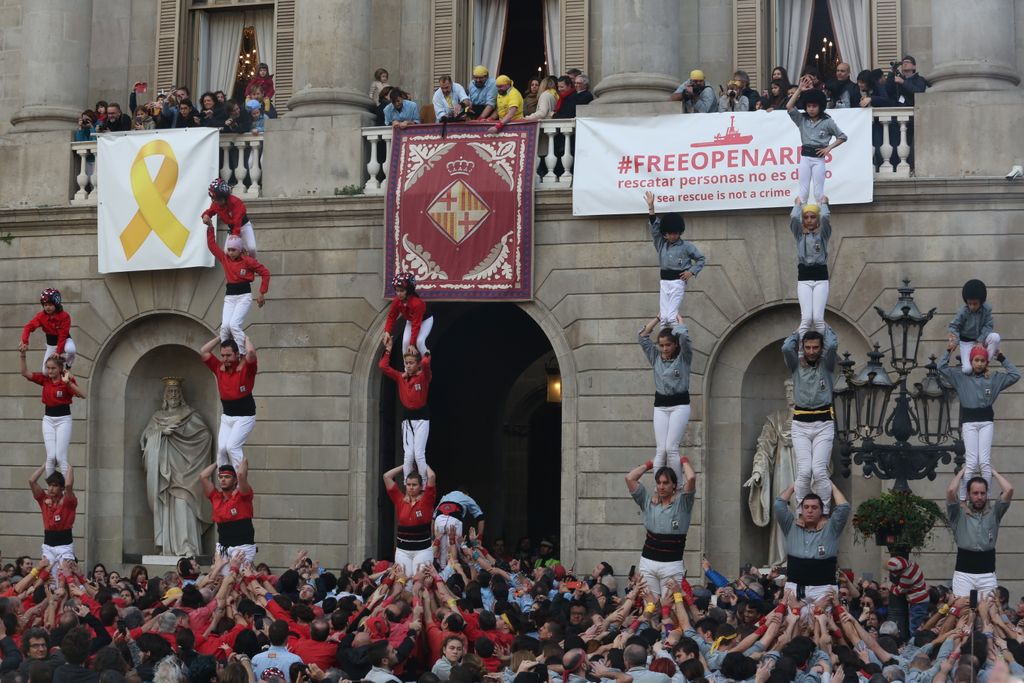 Pilars dels Castellers de Barcelona i dels Castellers de Sants