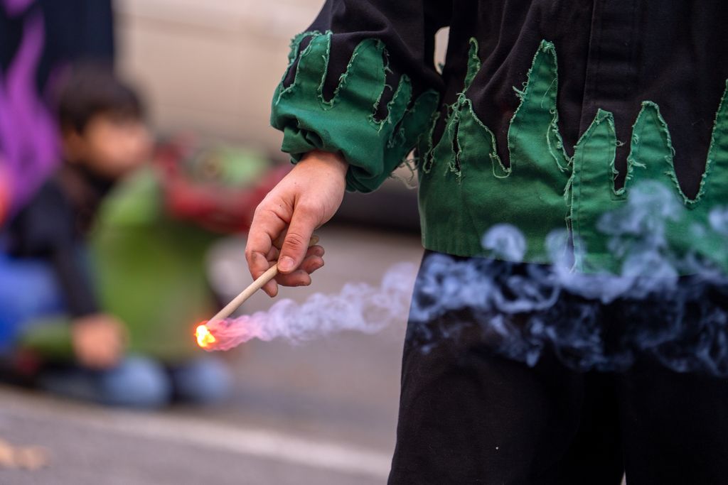 Mecha del espectáculo de fuego de la Colla de Diables la Cabrònica del Nord en la celebración del Año Nuevo chino