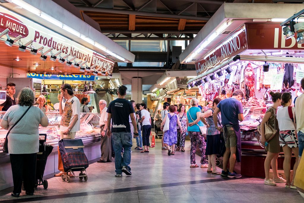 Mercat de Santa Caterina. Vista de parades diverses