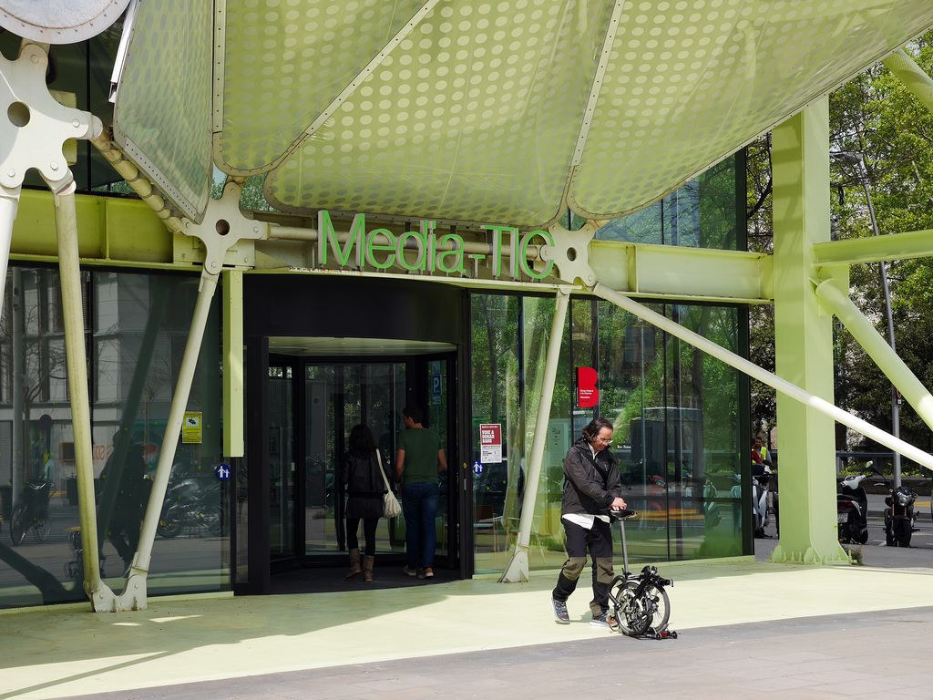 Entrada a l'Edifici MediaTIC