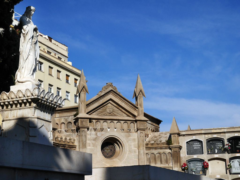 Nínxols al Cementiri del Poblenou