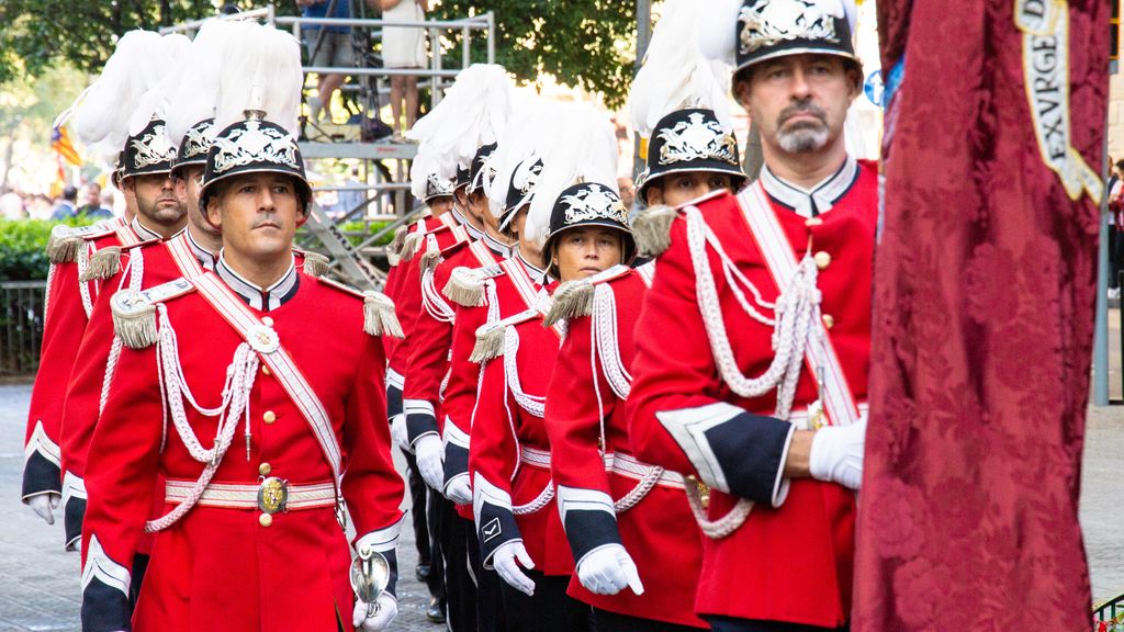 Guàrdia Urbana amb el pendó de Santa Eulàlia