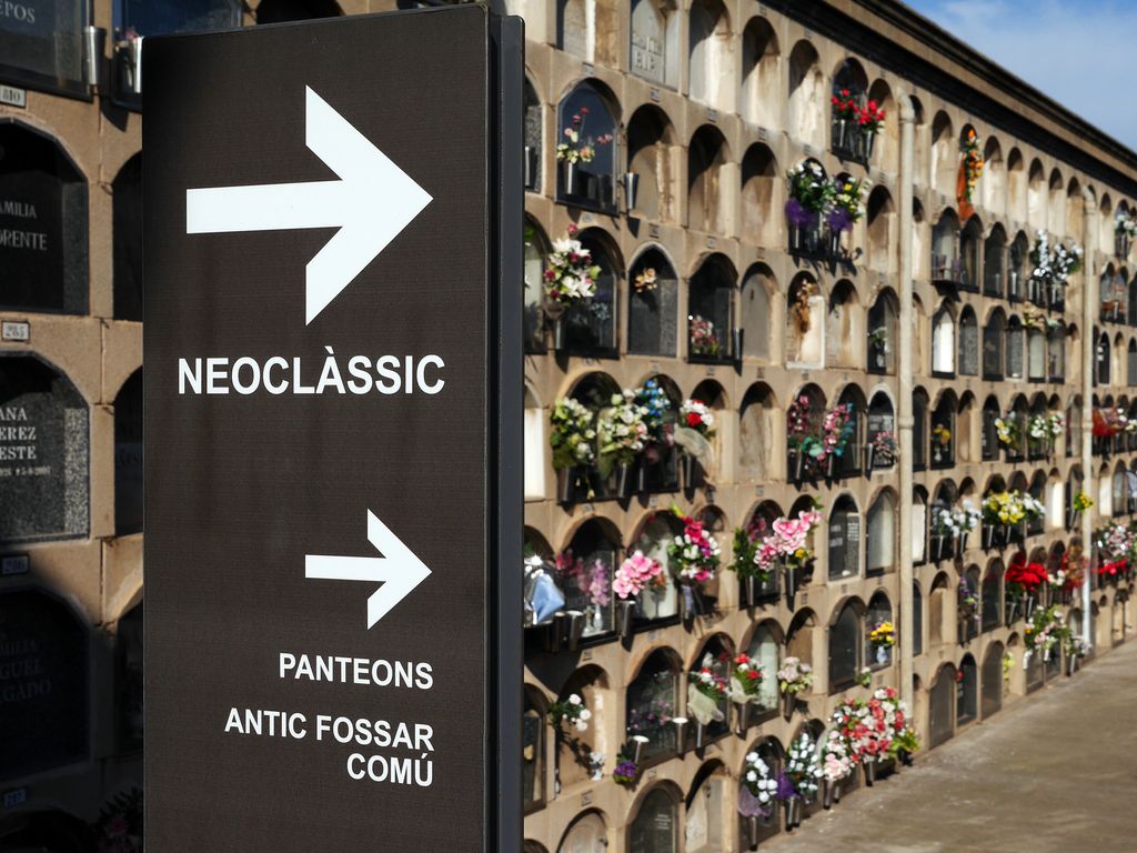 Nínxols al Cementiri del Poblenou