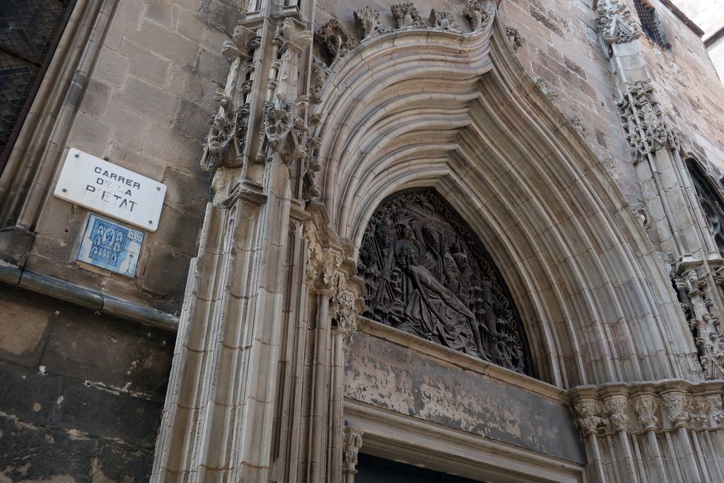 Timpà de la Pietat de la Catedral de Barcelona 