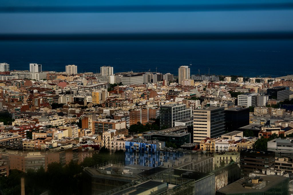 Vista panorámica del litoral del Poblenou con algún edificio del 22@