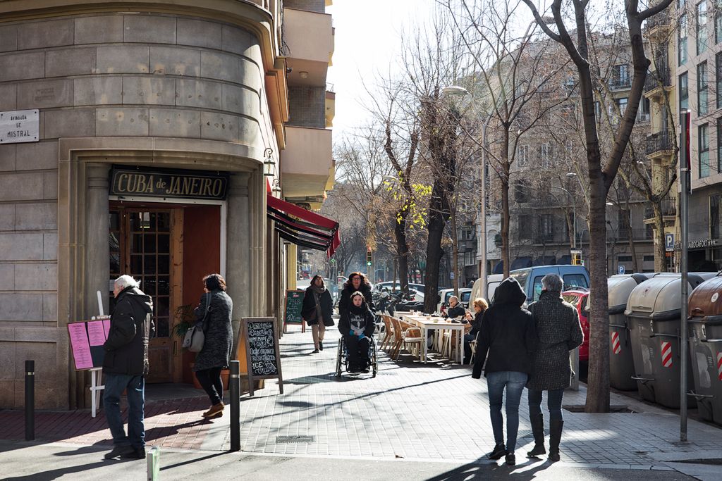 Bar a la cruïlla de Rocafort amb l'Avinguda Mistral