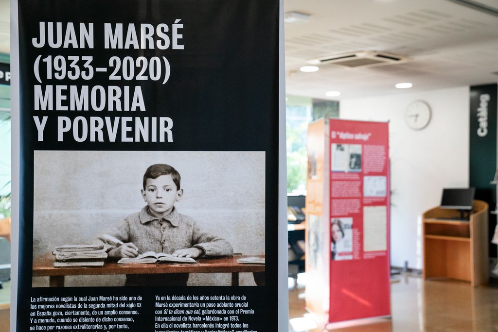 Panells de l’exposició “Juan Marsé (1933-2020). Memoria y porvenir”, a la Biblioteca El Carmel