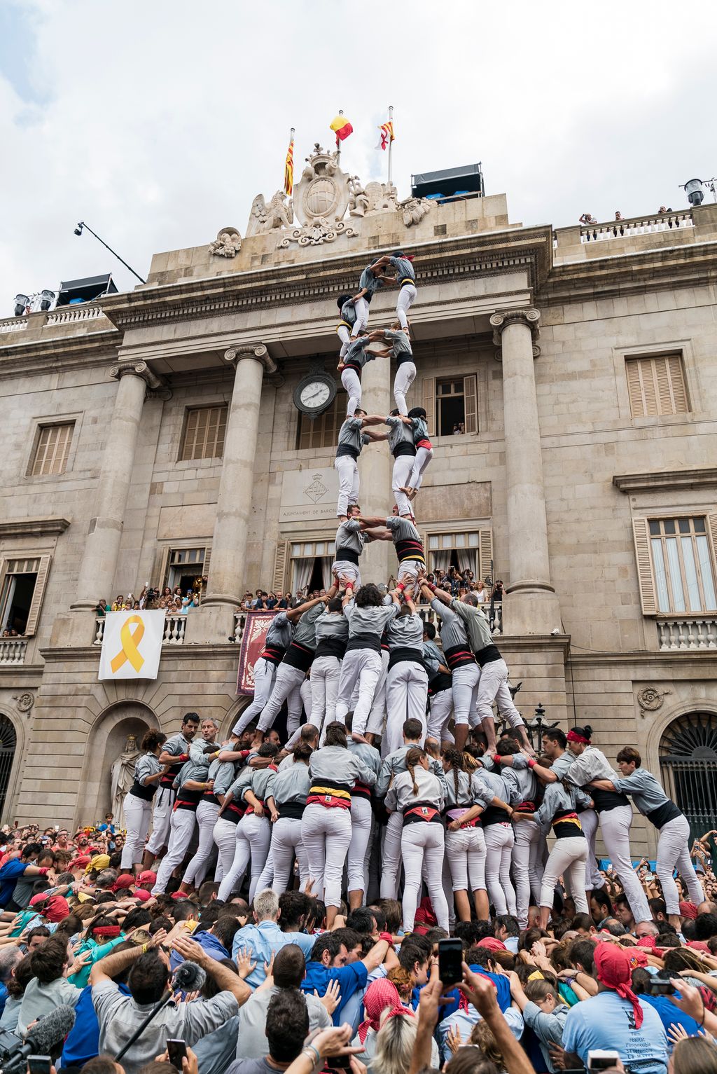 Diada de la Mercè. Castellers de Sants durant la seva actuació