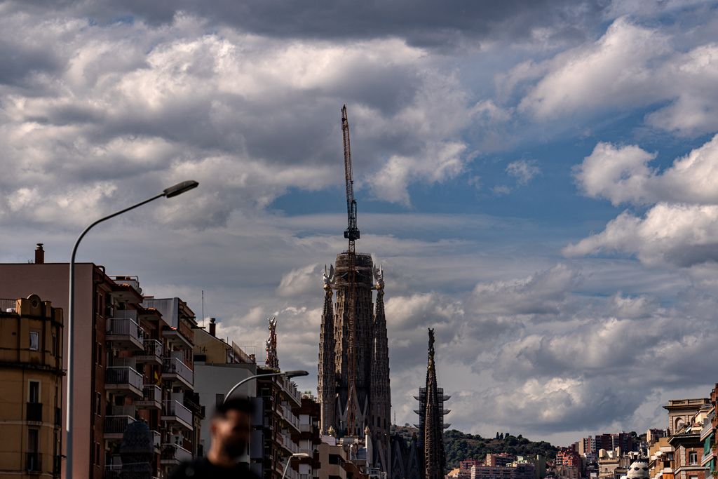 Vistas de L’Eixample con el templo de la Sagrada Família al fondo