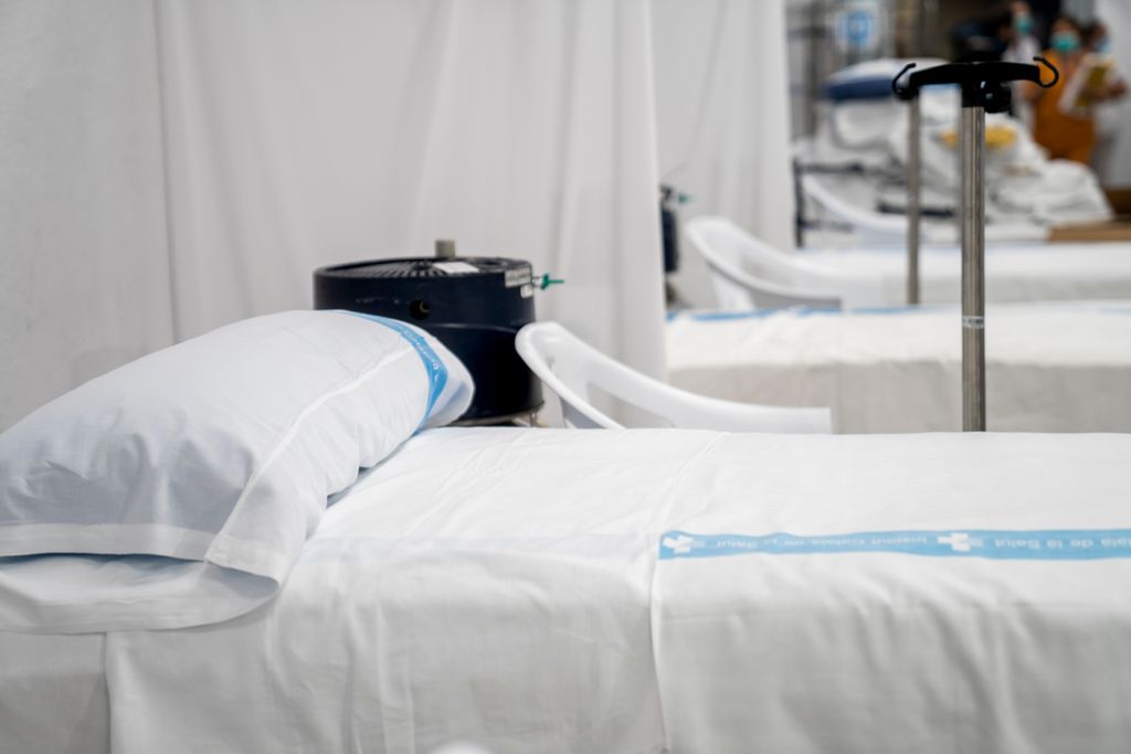 Detall d’un dels llits del Pavelló Salut Vall d’Hebron