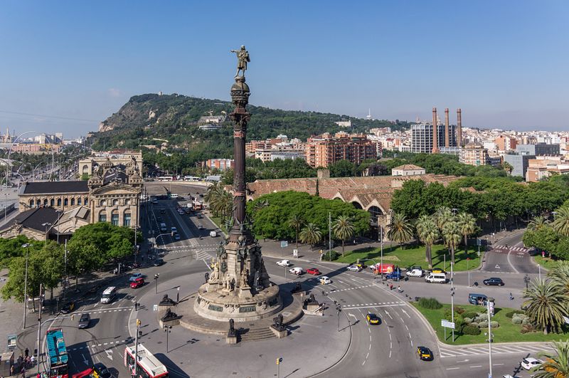 <div class='imageHoverDetail'>
             <p class='imageHoverTitle twoLineBreak'>Vista aèria de l'estàtua de Colom amb la muntanya de Montjuïc al darrere</p>
             <p class='imageHoverAutor oneLineBreak'>Autor: AL PHT Air Picture TAVISA</p>
             <button class='imageHoverBtn'>Mostra els detalls de la imatge <span class='sr-only'>Vista aèria de l'estàtua de Colom amb la muntanya de Montjuïc al darrere</span></button>
             </div>