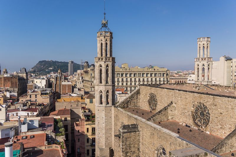 <div class='imageHoverDetail'>
             <p class='imageHoverTitle twoLineBreak'>Torres de l'església de Santa Maria del Mar</p>
             <p class='imageHoverAutor oneLineBreak'>Autor: AL PHT Air Picture TAVISA</p>
             <button class='imageHoverBtn'>Mostra els detalls de la imatge <span class='sr-only'>Torres de l'església de Santa Maria del Mar</span></button>
             </div>