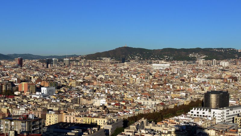 <div class='imageHoverDetail'>
             <p class='imageHoverTitle twoLineBreak'>Vista de Barcelona des del Raval fins a la muntanya</p>
             <p class='imageHoverAutor oneLineBreak'>Autor: Vicente Zambrano González</p>
             <button class='imageHoverBtn'>Mostra els detalls de la imatge <span class='sr-only'>Vista de Barcelona des del Raval fins a la muntanya</span></button>
             </div>