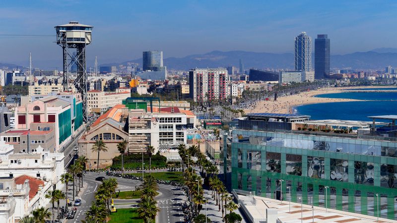 <div class='imageHoverDetail'>
             <p class='imageHoverTitle twoLineBreak'>Vista aèria de Ciutat Vella amb la Torre de Sant Sebastià </p>
             <p class='imageHoverAutor oneLineBreak'>Autor: HEMAV</p>
             <button class='imageHoverBtn'>Mostra els detalls de la imatge <span class='sr-only'>Vista aèria de Ciutat Vella amb la Torre de Sant Sebastià </span></button>
             </div>