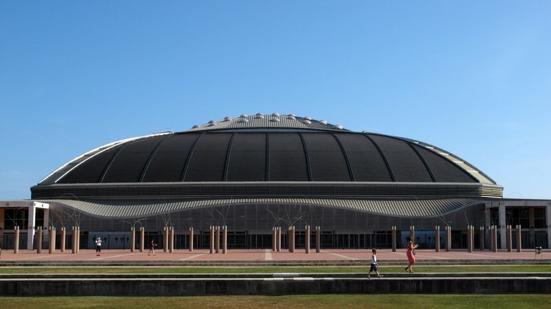 <div class='imageHoverDetail'>
             <p class='imageHoverTitle twoLineBreak'>Palau Sant Jordi</p>
             <p class='imageHoverAutor oneLineBreak'>Autor: Vicente Zambrano González</p>
             <button class='imageHoverBtn'>Mostra els detalls de la imatge <span class='sr-only'>Palau Sant Jordi</span></button>
             </div>