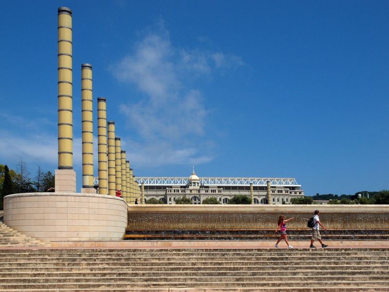 <div class='imageHoverDetail'>
             <p class='imageHoverTitle twoLineBreak'>Estadi Olímpic vist des del Palau Sant Jordi</p>
             <p class='imageHoverAutor oneLineBreak'>Autor: Vicente Zambrano González</p>
             <button class='imageHoverBtn'>Mostra els detalls de la imatge <span class='sr-only'>Estadi Olímpic vist des del Palau Sant Jordi</span></button>
             </div>