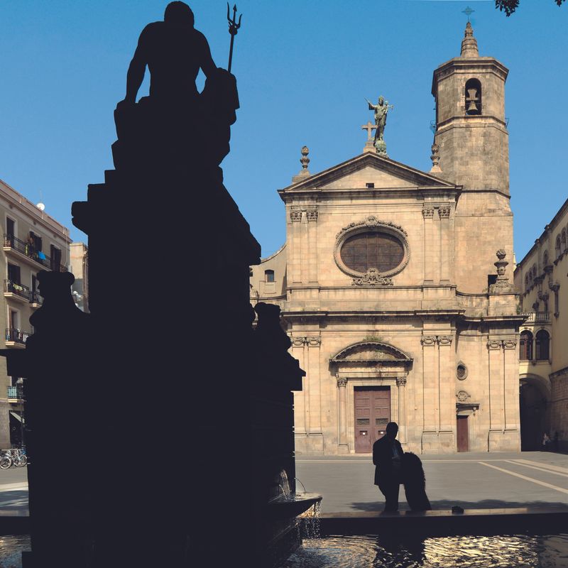 <div class='imageHoverDetail'>
             <p class='imageHoverTitle twoLineBreak'>Basílica de la Mercè vista des del darrere de la font de Neptú (escultura)</p>
             <p class='imageHoverAutor oneLineBreak'>Autor: Antonio Lajusticia Bueno</p>
             <button class='imageHoverBtn'>Mostra els detalls de la imatge <span class='sr-only'>Basílica de la Mercè vista des del darrere de la font de Neptú (escultura)</span></button>
             </div>