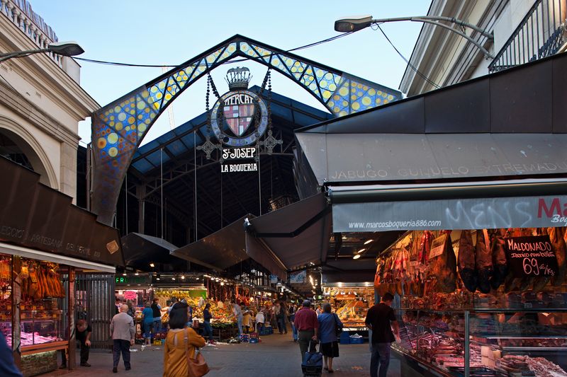 <div class='imageHoverDetail'>
             <p class='imageHoverTitle twoLineBreak'>Mercat de la Boqueria. Parades de l'entrada</p>
             <p class='imageHoverAutor oneLineBreak'>Autor: Pepe Navarro</p>
             <button class='imageHoverBtn'>Mostra els detalls de la imatge <span class='sr-only'>Mercat de la Boqueria. Parades de l'entrada</span></button>
             </div>