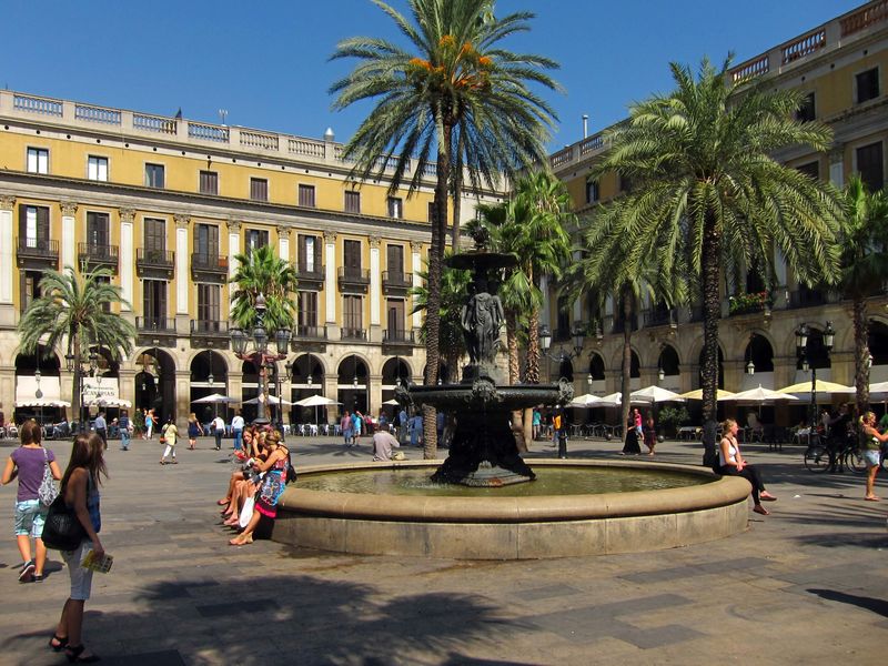 <div class='imageHoverDetail'>
             <p class='imageHoverTitle twoLineBreak'>Plaça Reial. Font de les Tres Gràcies</p>
             <p class='imageHoverAutor oneLineBreak'>Autor: Vicente Zambrano González</p>
             <button class='imageHoverBtn'>Mostra els detalls de la imatge <span class='sr-only'>Plaça Reial. Font de les Tres Gràcies</span></button>
             </div>