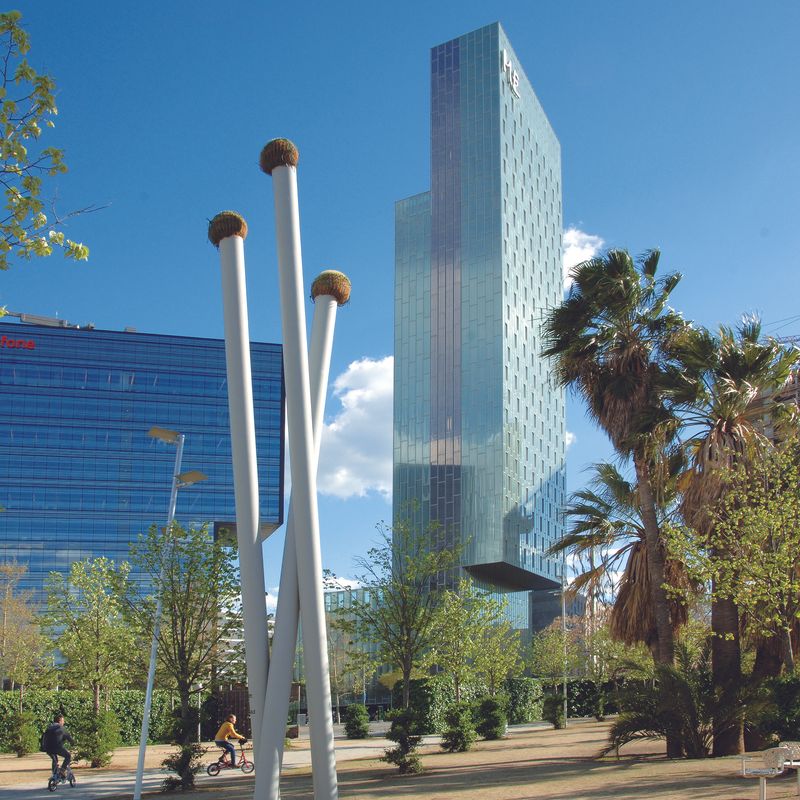 <div class='imageHoverDetail'>
             <p class='imageHoverTitle twoLineBreak'>Hotel ME vist des del parc del Centre del Poblenou</p>
             <p class='imageHoverAutor oneLineBreak'>Autor: Antonio Lajusticia Bueno</p>
             <button class='imageHoverBtn'>Mostra els detalls de la imatge <span class='sr-only'>Hotel ME vist des del parc del Centre del Poblenou</span></button>
             </div>