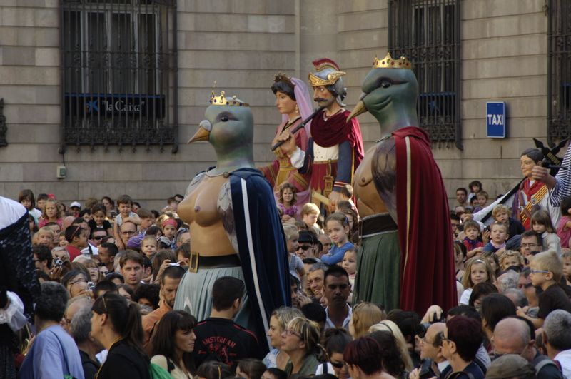 <div class='imageHoverDetail'>
             <p class='imageHoverTitle twoLineBreak'>La Mercè 2009. Gegants Coloms de Sant Andreu de Palomar i els gegants nous de...</p>
             <p class='imageHoverAutor oneLineBreak'>Autor: Antonio Lajusticia Bueno</p>
             <button class='imageHoverBtn'>Mostra els detalls de la imatge <span class='sr-only'>La Mercè 2009. Gegants Coloms de Sant Andreu de Palomar i els gegants nous de...</span></button>
             </div>