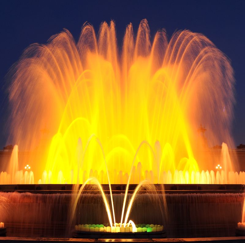 <div class='imageHoverDetail'>
             <p class='imageHoverTitle twoLineBreak'>Font Màgica de Montjuïc il·luminada</p>
             <p class='imageHoverAutor oneLineBreak'>Autor: Antonio Lajusticia Bueno</p>
             <button class='imageHoverBtn'>Mostra els detalls de la imatge <span class='sr-only'>Font Màgica de Montjuïc il·luminada</span></button>
             </div>