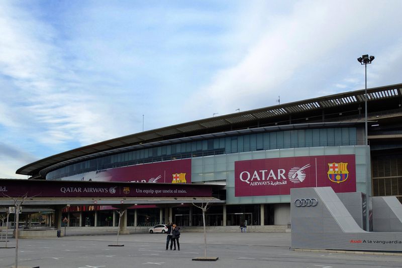 <div class='imageHoverDetail'>
             <p class='imageHoverTitle twoLineBreak'>Camp Nou Façana amb un cartell d'un patrocinador</p>
             <p class='imageHoverAutor oneLineBreak'>Autor: Vicente Zambrano González</p>
             <button class='imageHoverBtn'>Mostra els detalls de la imatge <span class='sr-only'>Camp Nou Façana amb un cartell d'un patrocinador</span></button>
             </div>