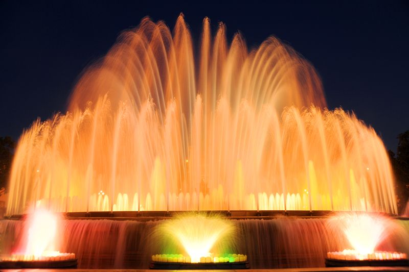 <div class='imageHoverDetail'>
             <p class='imageHoverTitle twoLineBreak'>Font Màgica de Montjuïc il·luminada</p>
             <p class='imageHoverAutor oneLineBreak'>Autor: Antonio Lajusticia Bueno</p>
             <button class='imageHoverBtn'>Mostra els detalls de la imatge <span class='sr-only'>Font Màgica de Montjuïc il·luminada</span></button>
             </div>