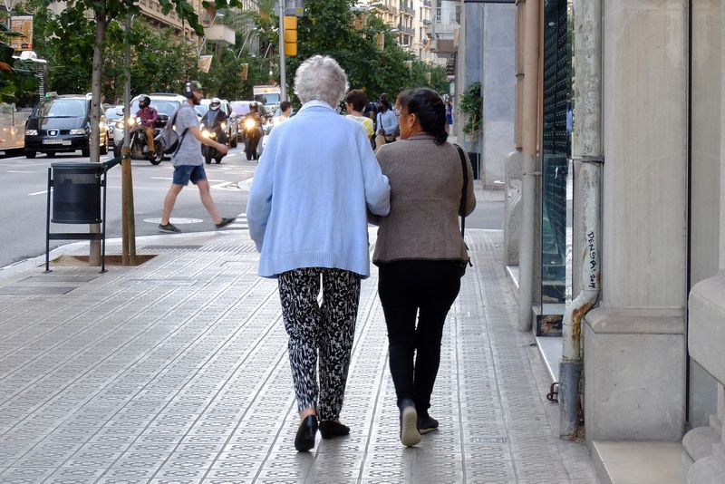
             Usuària del Banc del Temps de Gràcia acompanya una persona amb mobilitat redu...
             Autor: Vicente Zambrano
             Mostra els detalls de la imatge Usuària del Banc del Temps de Gràcia acompanya una persona amb mobilitat redu...
             